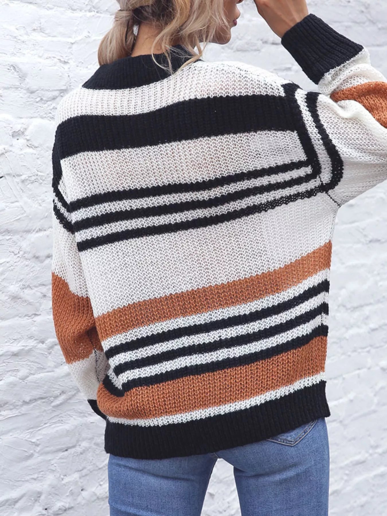 Striped Round Neck Knit Sweaer
