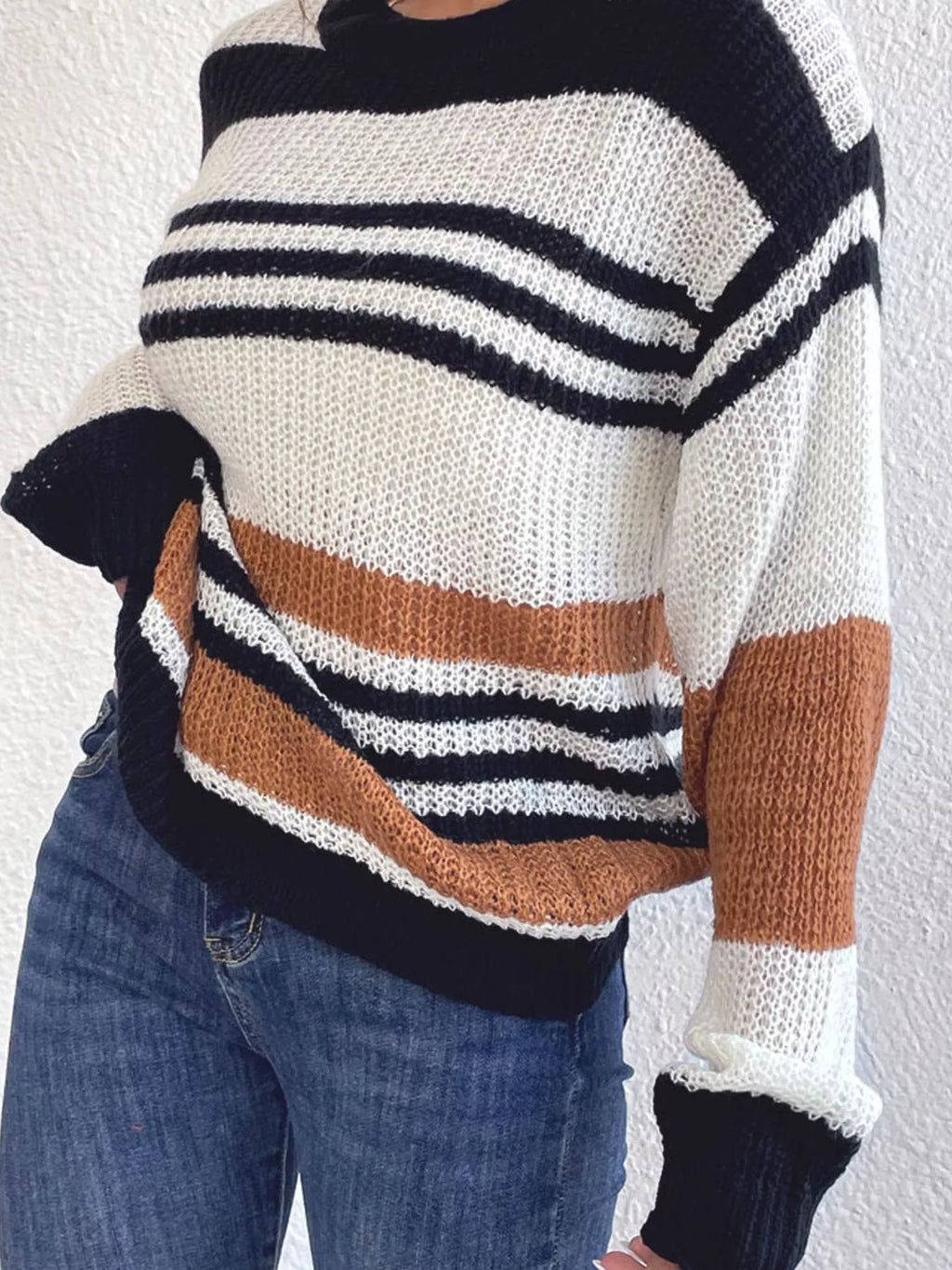 Striped Round Neck Knit Sweaer