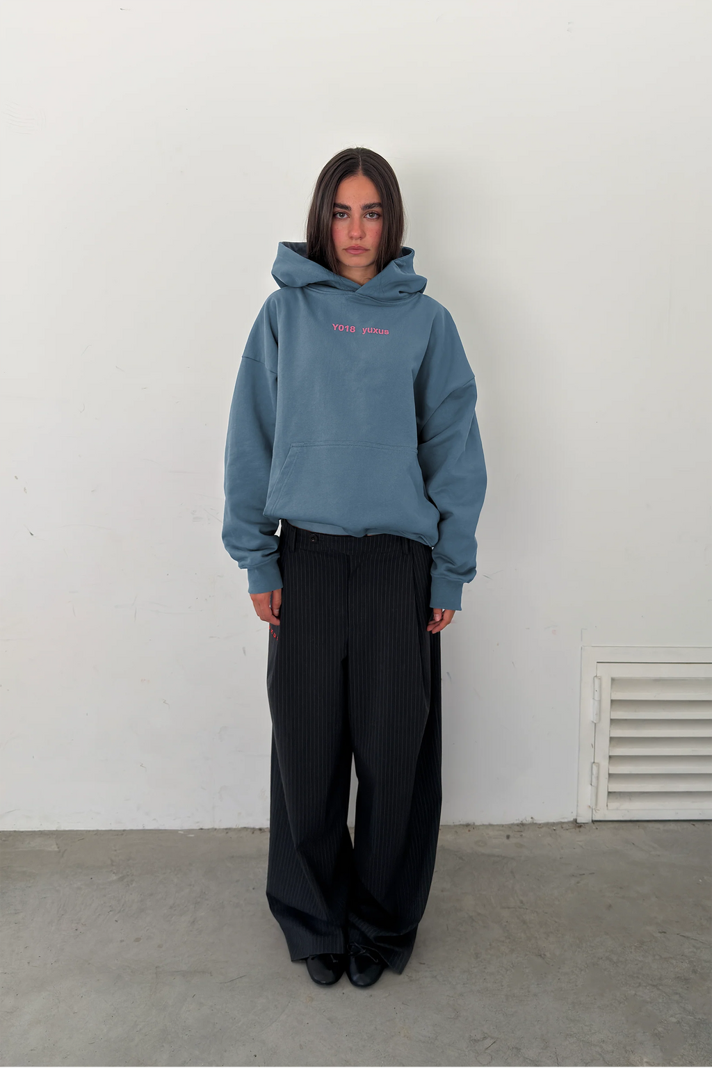DAILY LOWERCASE HOODIE BLUE