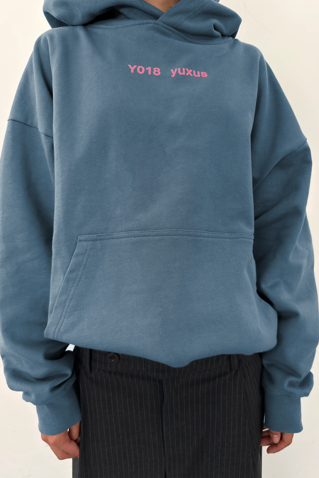 DAILY LOWERCASE HOODIE BLUE