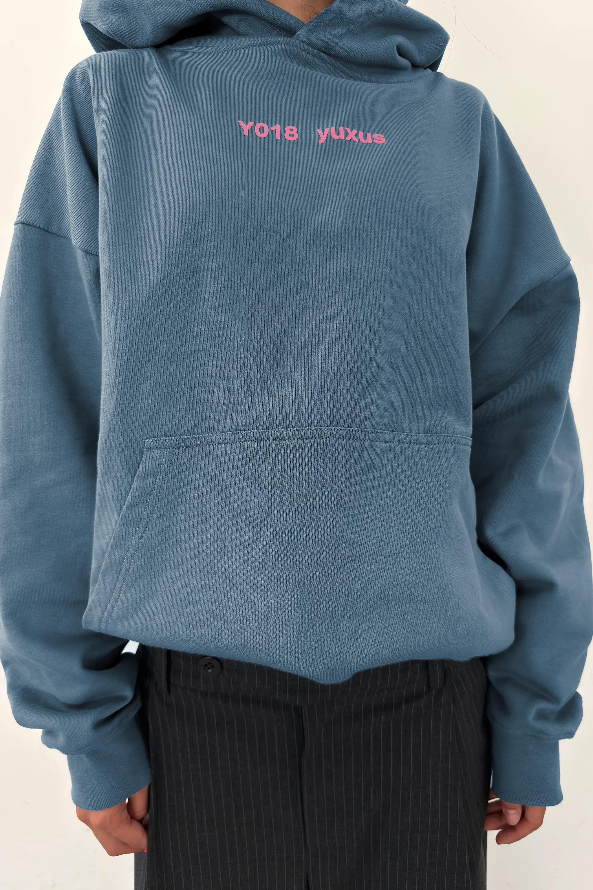 DAILY LOWERCASE HOODIE BLUE