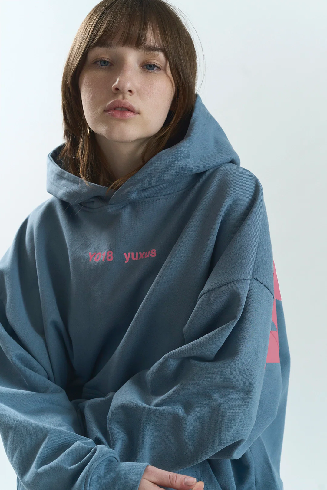 DAILY LOWERCASE HOODIE BLUE
