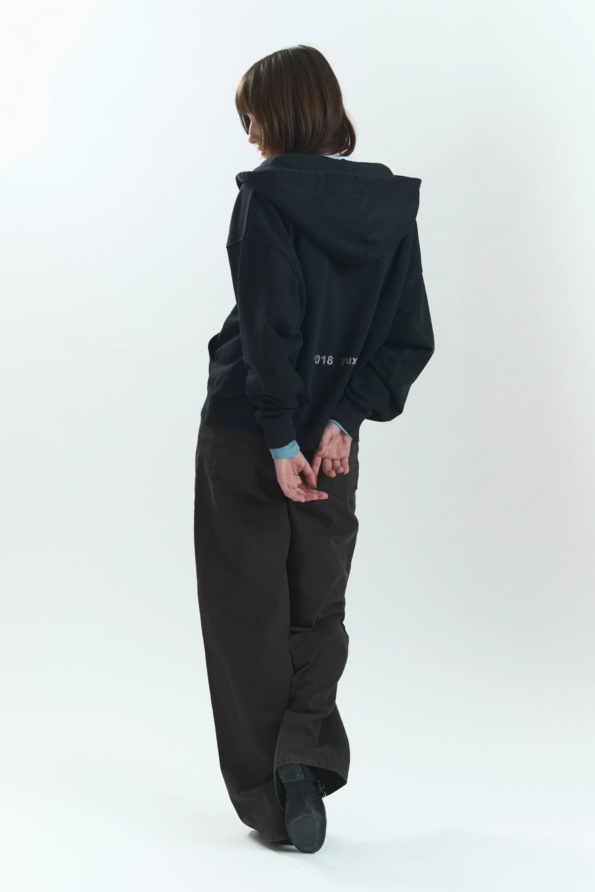 GARN LOWERCASE ZIP BLACK