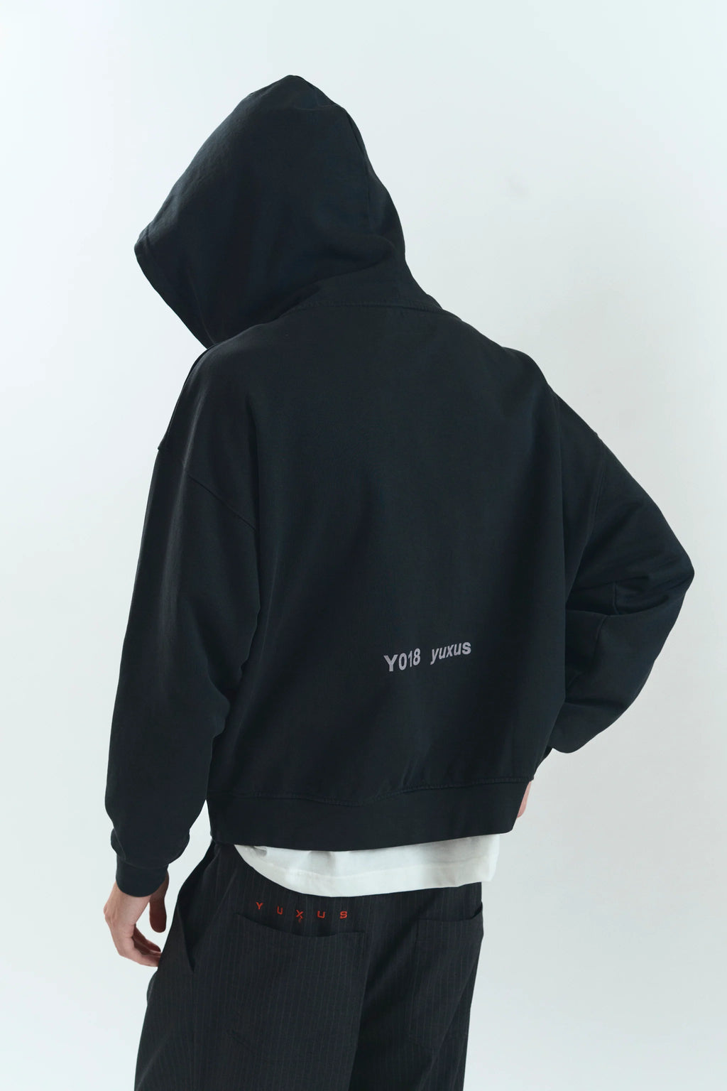 GARN LOWERCASE ZIP BLACK