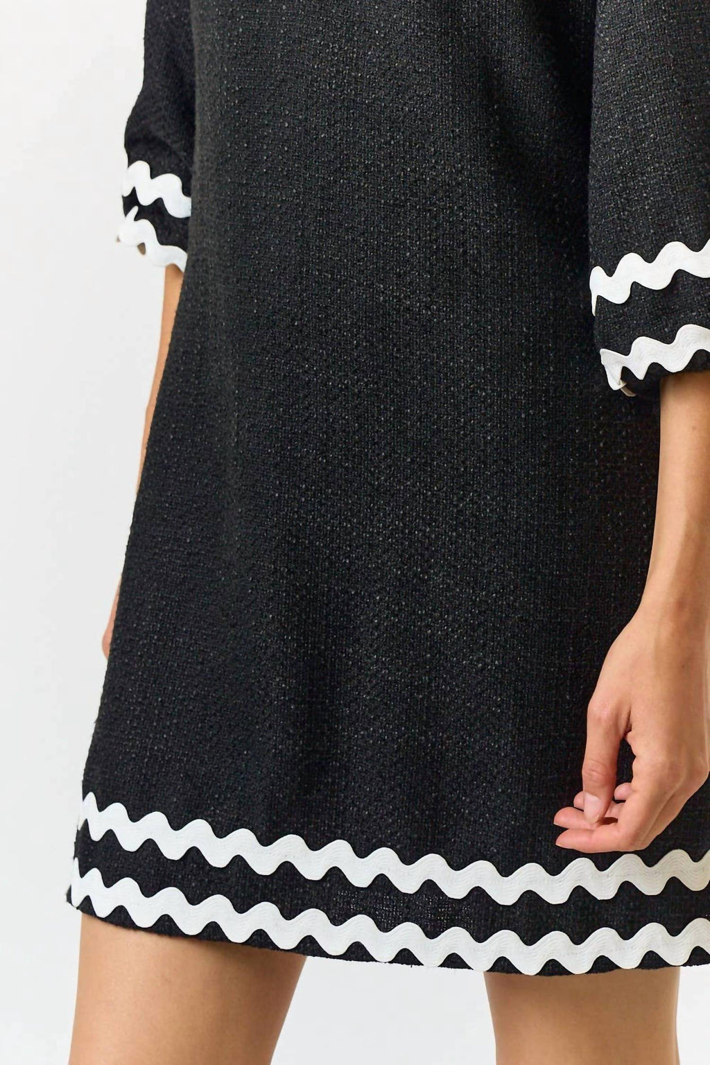 Lalavon - Tres Chic Boucle V-neck Dress